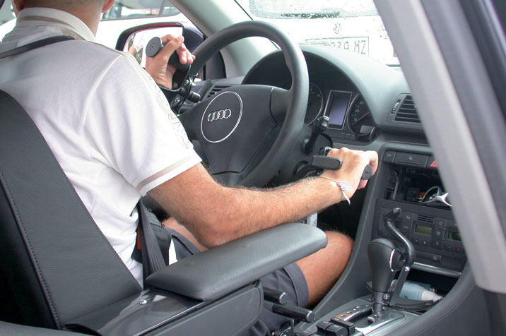 Poignée pour le frein à main de la voiture, aide à la conduite voiture  handicap